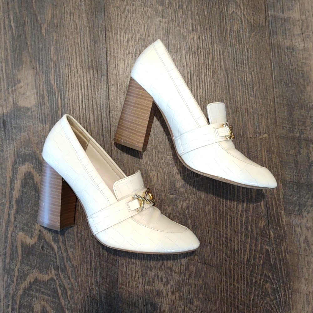 JustFab cream block heels, gold chain and snake skin detailing - Women's 6.5